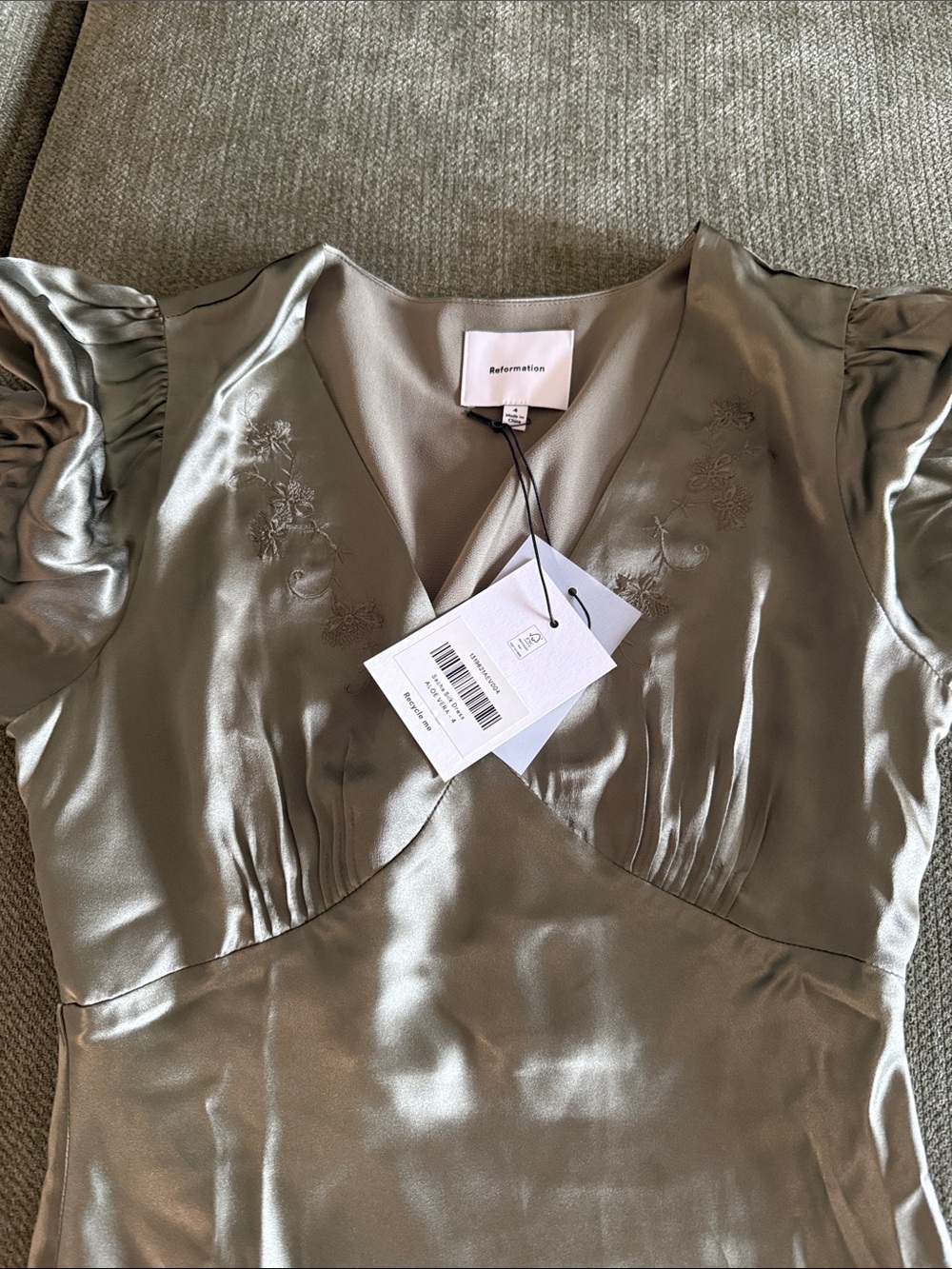 NWT REFORMATION Sacha Silk Dress, Aloe Vera, size 4 - Picture 5 of 6